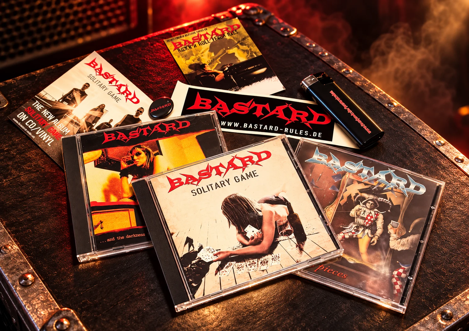 Bastard-Fanpaket mit CDs, Flyer, Sticker und USB-Stick